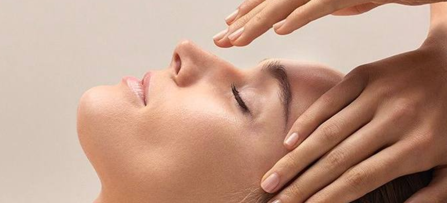 Массаж лица, шеи и декольте косметический